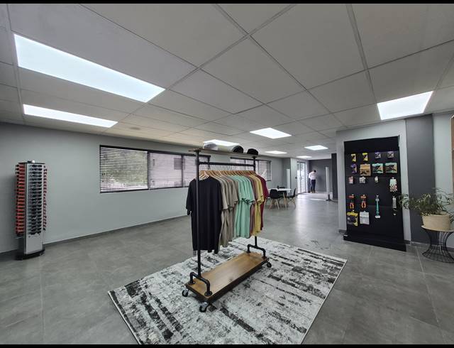 650M² OFFICE FOR SALE IN SUNNINGHILL
